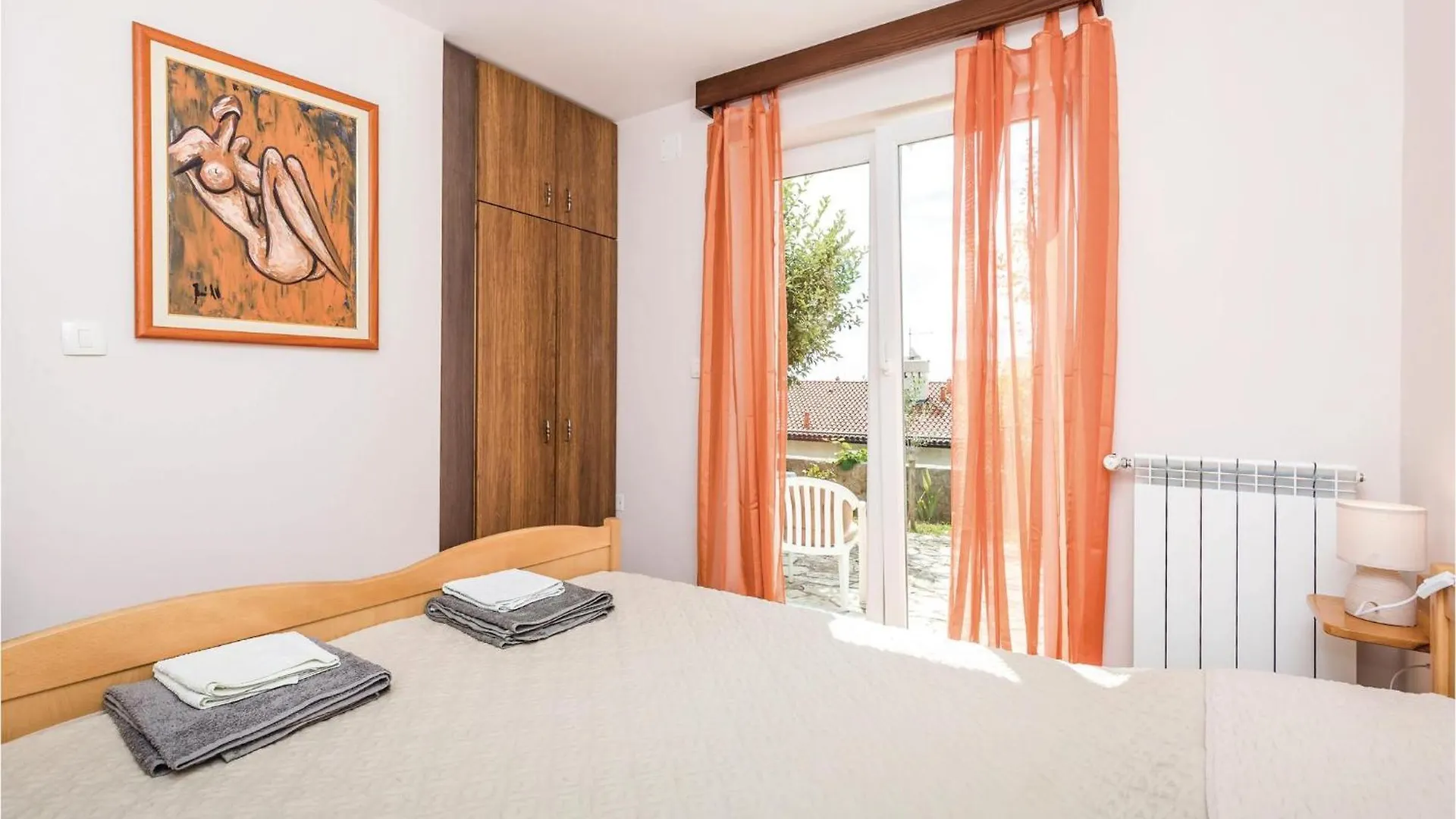 Awesome Apartment In Icici With Kitchen 0*,