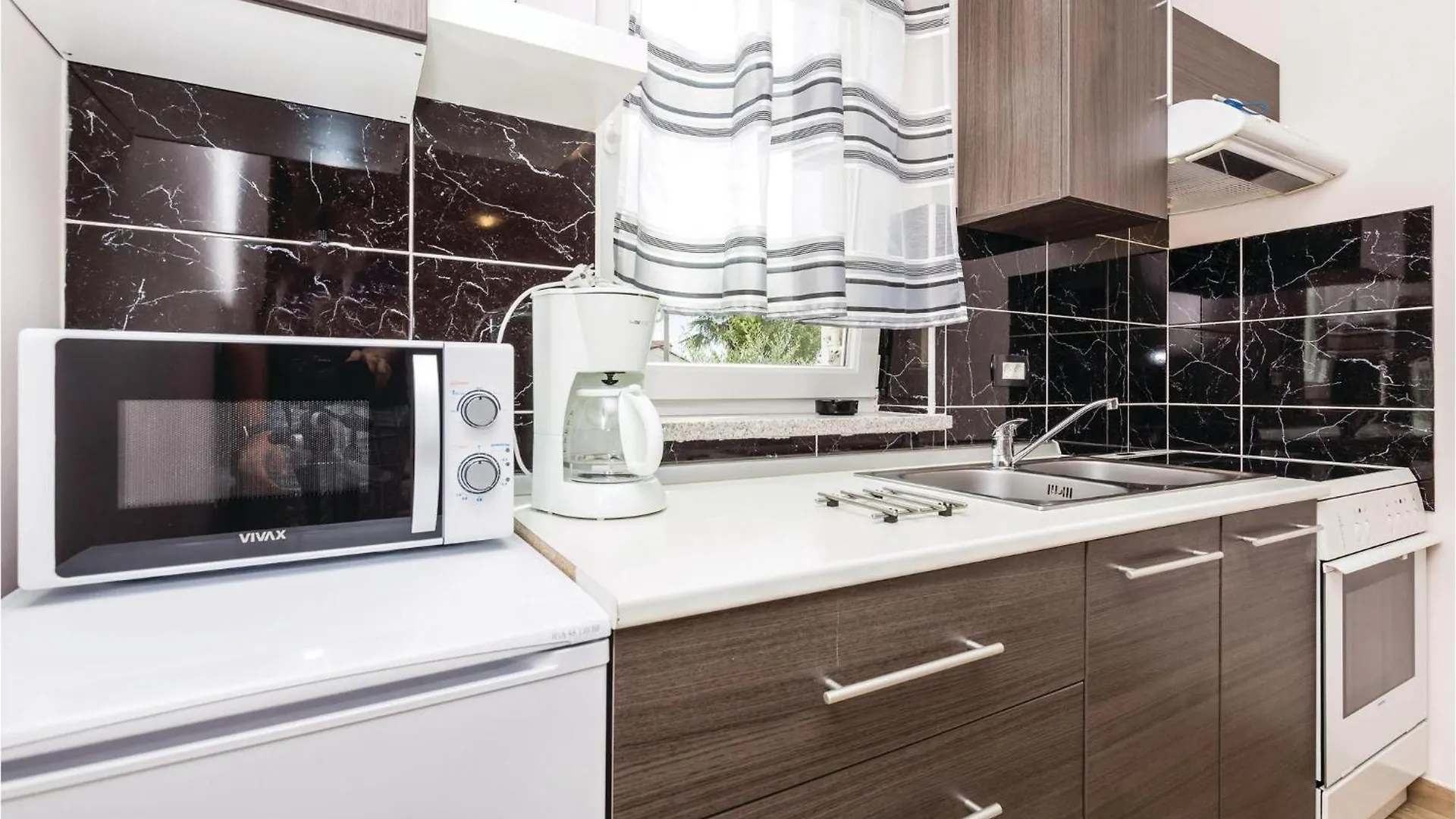 Awesome Apartment In Icici With Kitchen